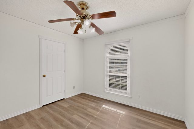 2041 Hemlock Drive, Haltom City, TX 76117