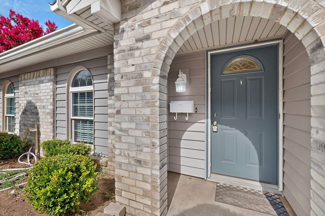 2041 Hemlock Drive, Haltom City, TX 76117