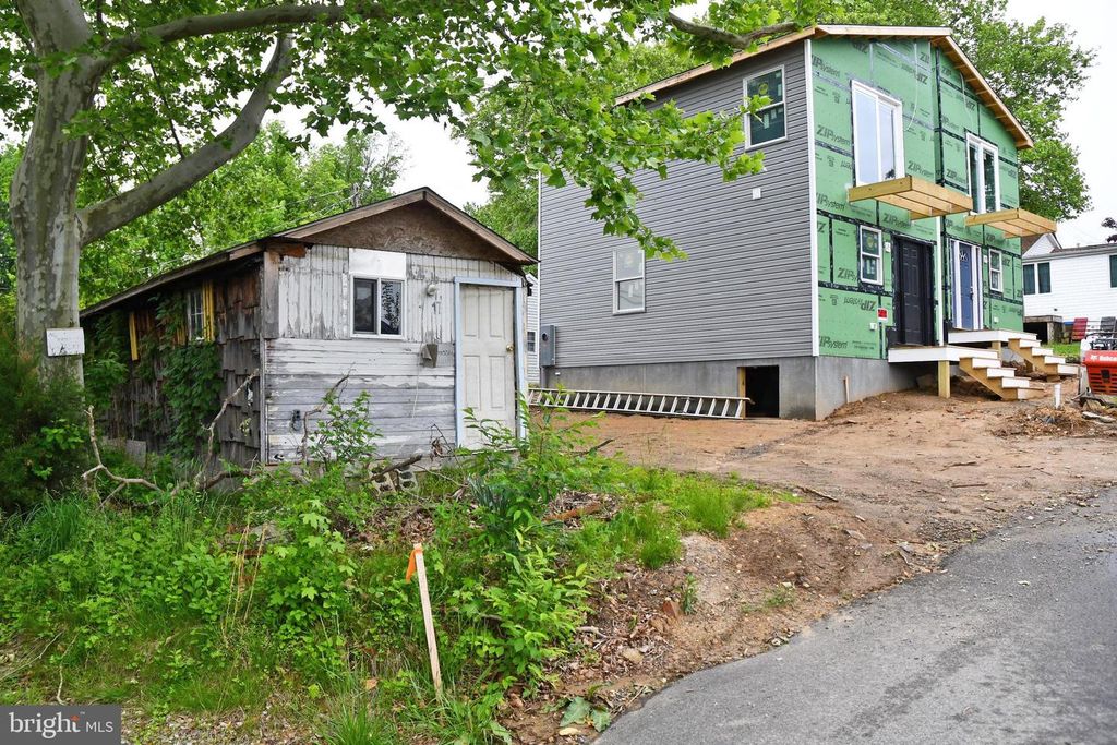Image 4 of property listing at 24 NO NAME ST, Earleville, MD 21919