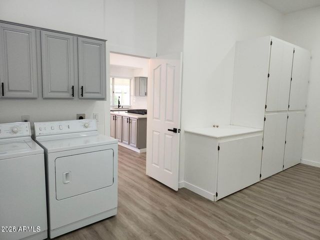 8449 W ROCKWOOD Drive, Peoria, AZ 85382