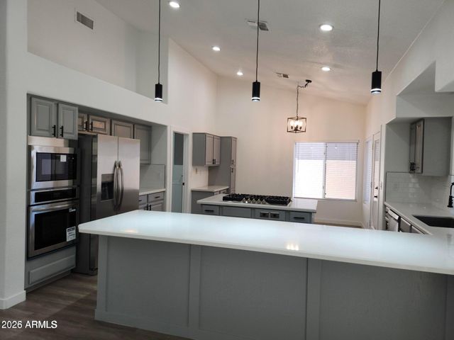 8449 W ROCKWOOD Drive, Peoria, AZ 85382