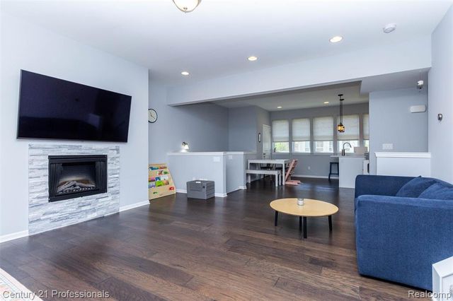 57 Kaprol Drive, Troy, MI 48098