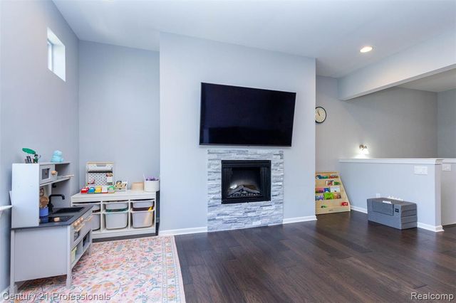 57 Kaprol Drive, Troy, MI 48098