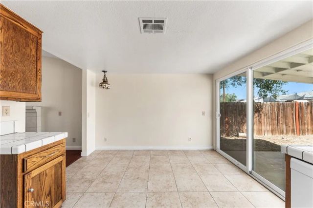 38470 Division, Palmdale, CA 93550