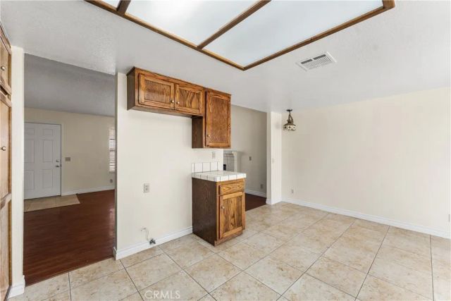 38470 Division, Palmdale, CA 93550