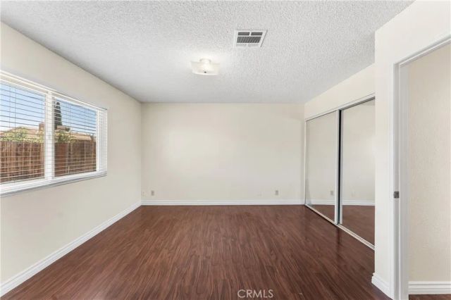 38470 Division, Palmdale, CA 93550