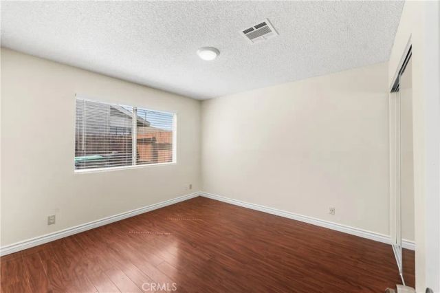 38470 Division, Palmdale, CA 93550