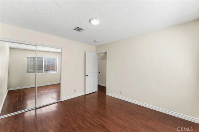 38470 Division, Palmdale, CA 93550