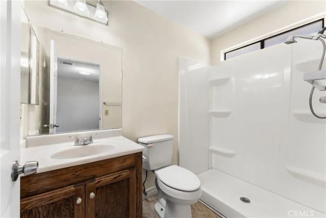 38470 Division, Palmdale, CA 93550