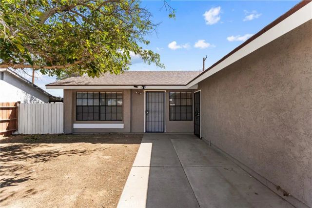 38470 Division, Palmdale, CA 93550