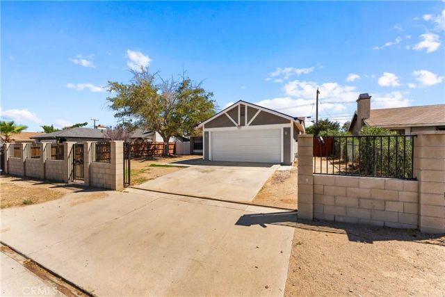 38470 Division, Palmdale, CA 93550