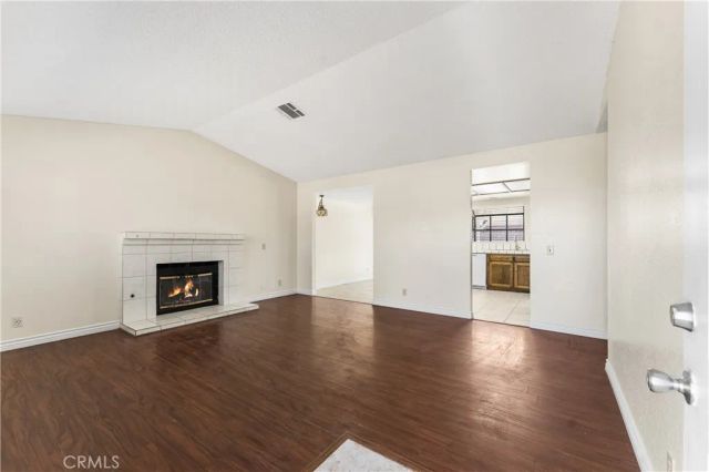 38470 Division, Palmdale, CA 93550