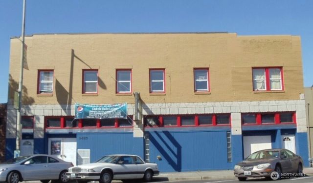 9625 16th Avenue SW, Seattle, WA 98106