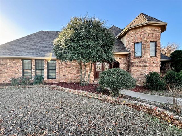 402 Flanders Drive, Chickasha, OK 73018