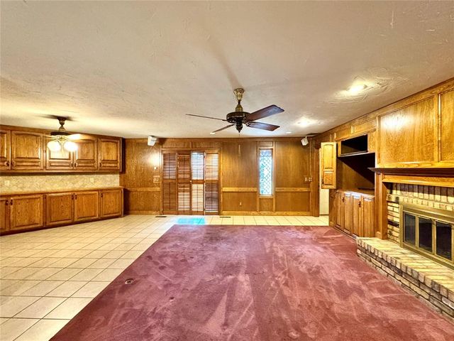 402 Flanders Drive, Chickasha, OK 73018
