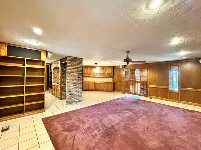 402 Flanders Drive, Chickasha, OK 73018