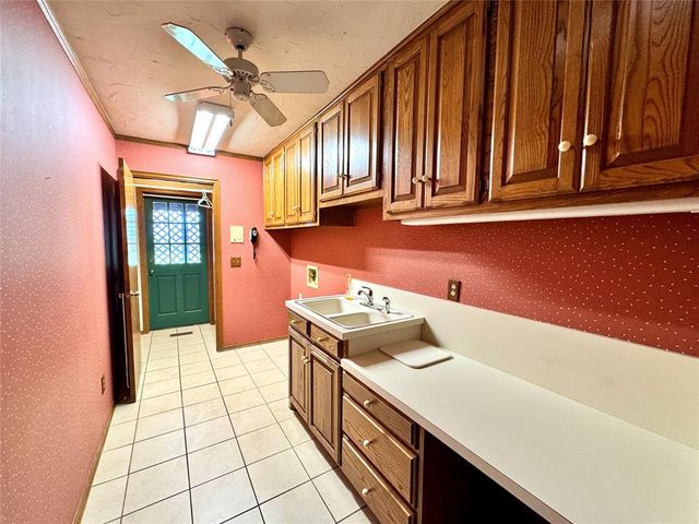 402 Flanders Drive, Chickasha, OK 73018