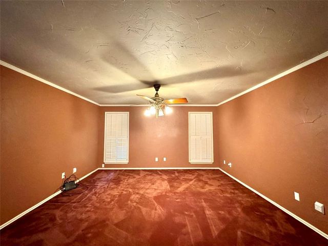 402 Flanders Drive, Chickasha, OK 73018