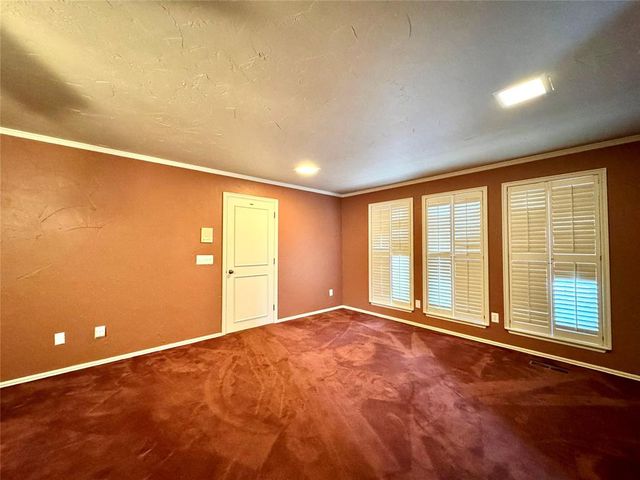 402 Flanders Drive, Chickasha, OK 73018