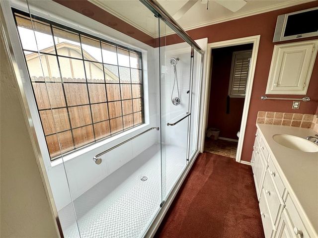 402 Flanders Drive, Chickasha, OK 73018