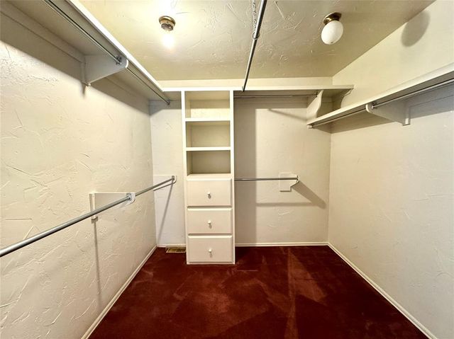 402 Flanders Drive, Chickasha, OK 73018