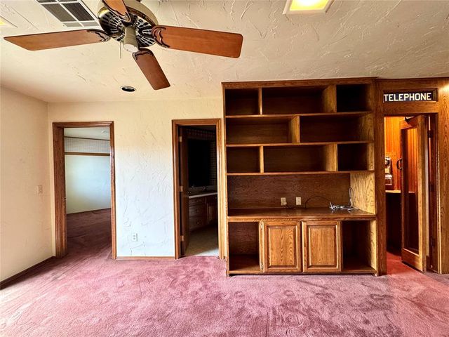 402 Flanders Drive, Chickasha, OK 73018