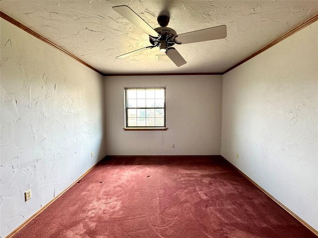 402 Flanders Drive, Chickasha, OK 73018