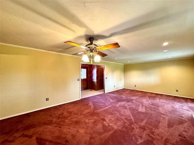 402 Flanders Drive, Chickasha, OK 73018