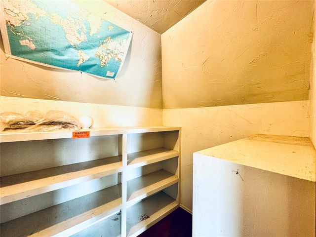 402 Flanders Drive, Chickasha, OK 73018