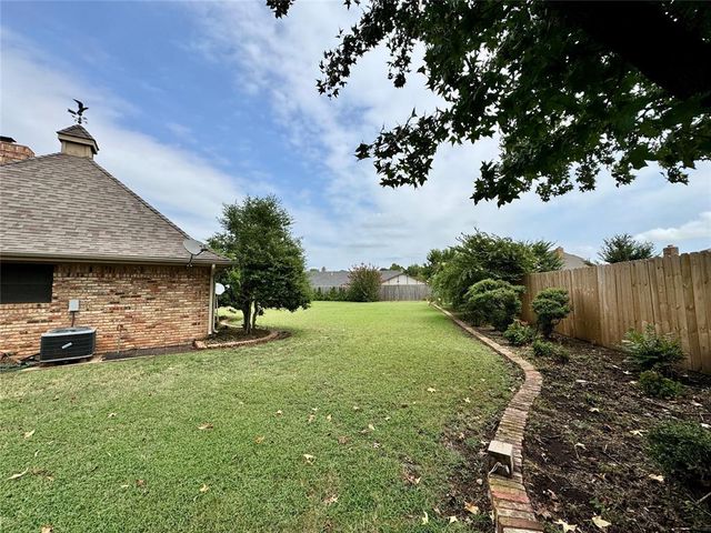 402 Flanders Drive, Chickasha, OK 73018