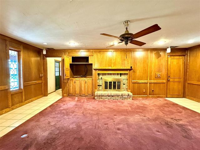 402 Flanders Drive, Chickasha, OK 73018