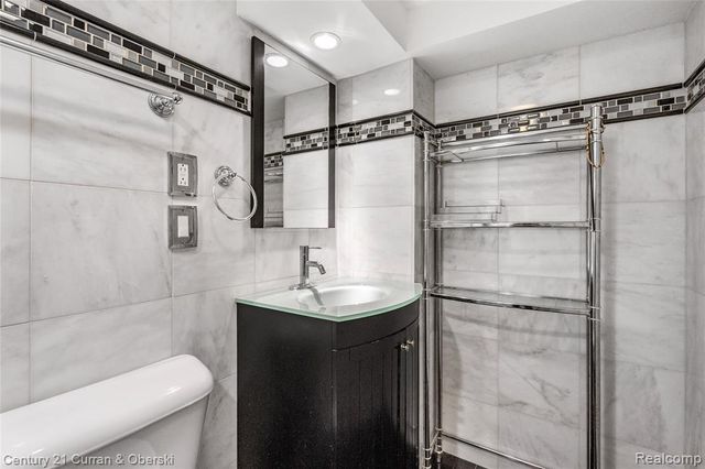 23704 Harvard Street, Dearborn, MI 48124