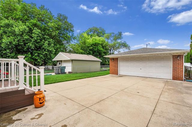 23704 Harvard Street, Dearborn, MI 48124