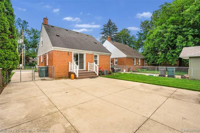 23704 Harvard Street, Dearborn, MI 48124
