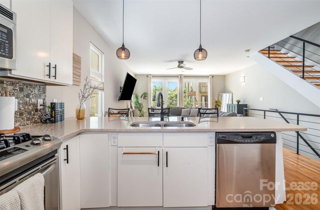 925 Westbrook Drive B, Charlotte, NC 28202