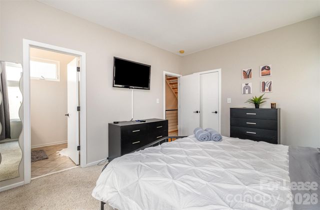 925 Westbrook Drive B, Charlotte, NC 28202