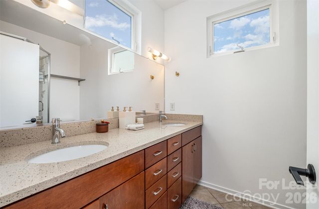 925 Westbrook Drive B, Charlotte, NC 28202