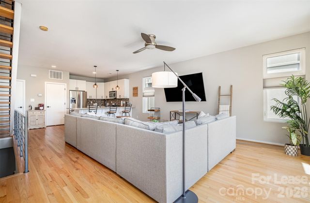 925 Westbrook Drive B, Charlotte, NC 28202