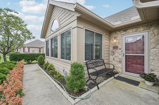 3702 Stoneway Point, Powell, OH 43065