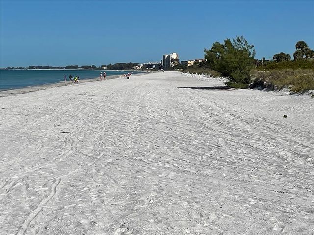 31 TWIN SHORES BOULEVARD, Longboat Key, FL 34228