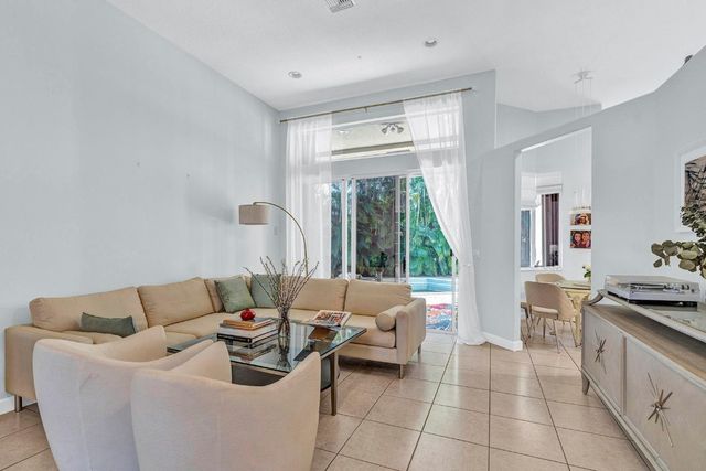 9737 Parkview Avenue, Boca Raton, FL 33428