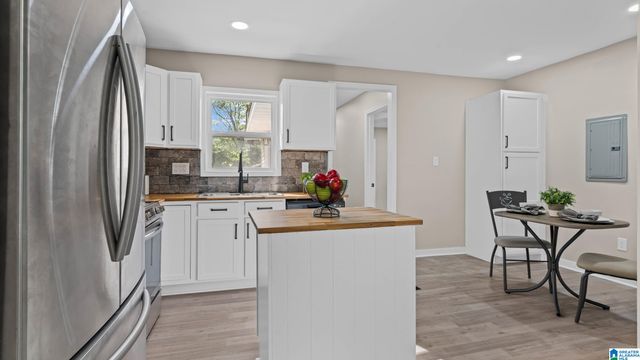 918 9TH AVENUE, Pleasant Grove, AL 35127