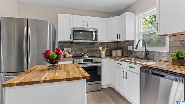 918 9TH AVENUE, Pleasant Grove, AL 35127