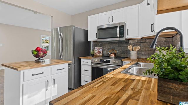 918 9TH AVENUE, Pleasant Grove, AL 35127