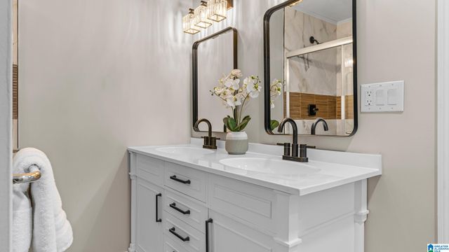 918 9TH AVENUE, Pleasant Grove, AL 35127