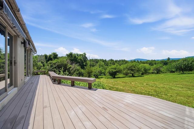29 Stiles Farm Road, Wilton, NH 03086