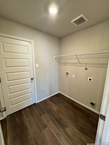 2126 Fishing Trl, San Antonio, TX 78224