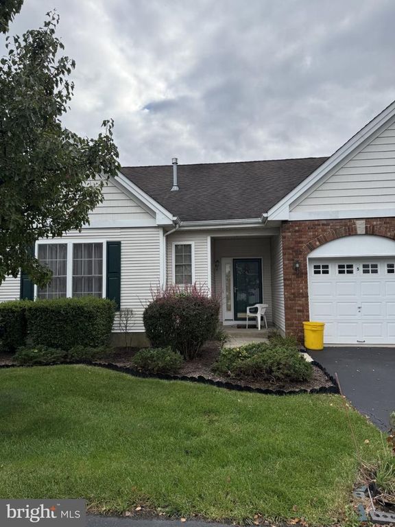 5 GOLDFINCH DR, HAMILTON, NJ 08690 — exterior