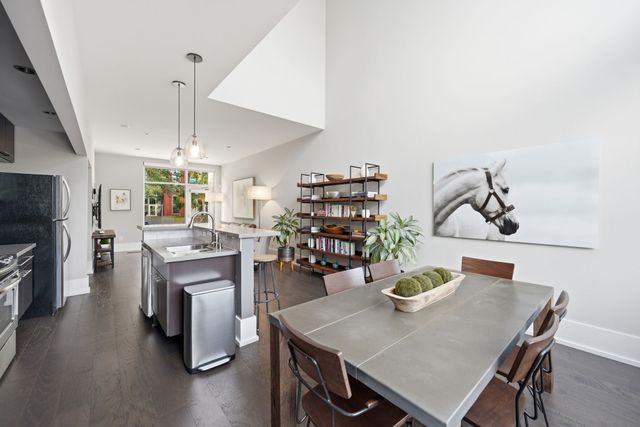 712 Strickland Dr, Nashville, TN 37206