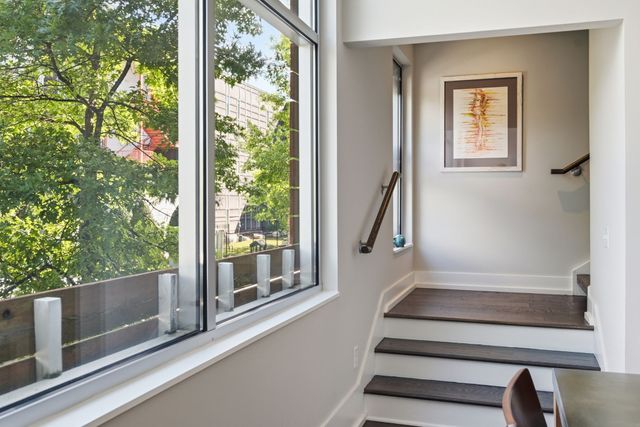 712 Strickland Dr, Nashville, TN 37206